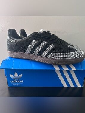 Adidas Men's Samba OG , Black and White Casual Sneakers